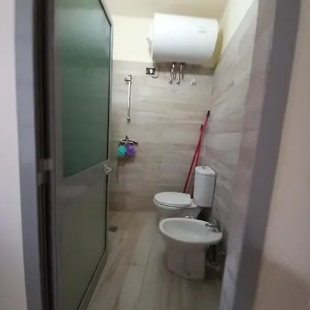 Hotel Agnes Hoxhgoran 1 *
