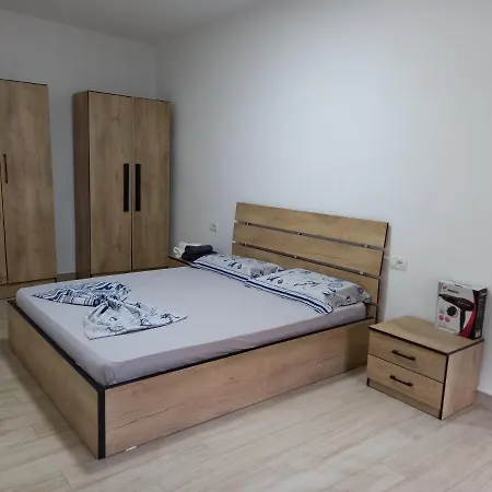 Agnes Hoxhgoran 1 * Durrës