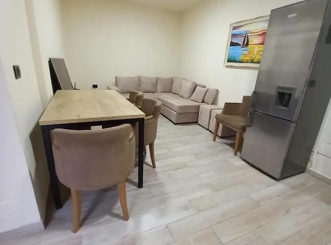 Hotel Agnes Hoxhgoran 1 *