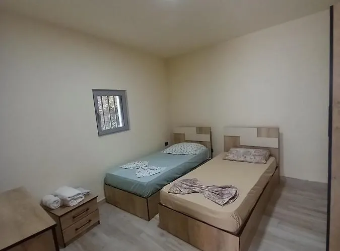 Hotel Agnes Hoxhgoran 1 *