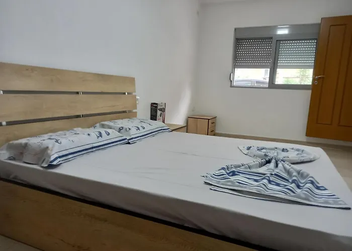 Agnes Hoxhgoran 1 * Durrës