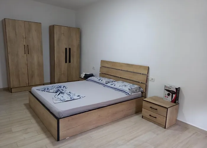 Agnes Hoxhgoran 1 * Durrës